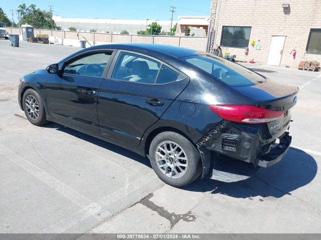 Hyundai ELANTRA SE 2018 KMHD74LFXJU452564 Image 3