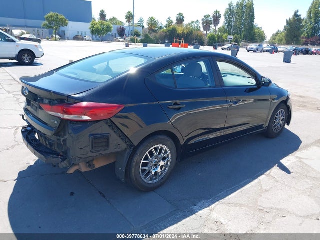 Hyundai ELANTRA SE 2018 KMHD74LFXJU452564 Image 4