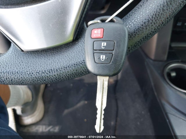 Toyota RAV4 LE 2017 JTMZFREV2HJ123304 Image 11