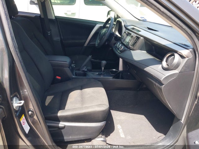 Toyota RAV4 LE 2017 JTMZFREV2HJ123304 Image 5