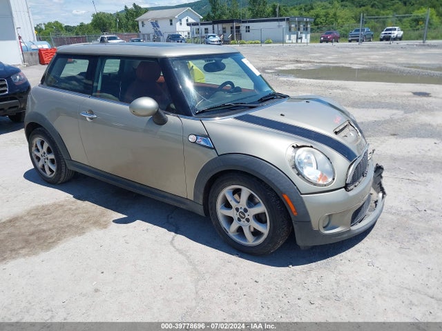 2009 MINI COOPER S WMWMF73509TW85352 Photo 0