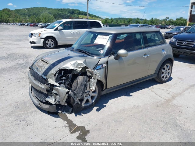 2009 MINI COOPER S WMWMF73509TW85352 Photo 1