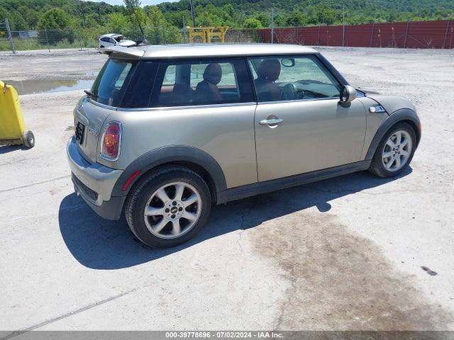2009 MINI COOPER S WMWMF73509TW85352 Photo 3