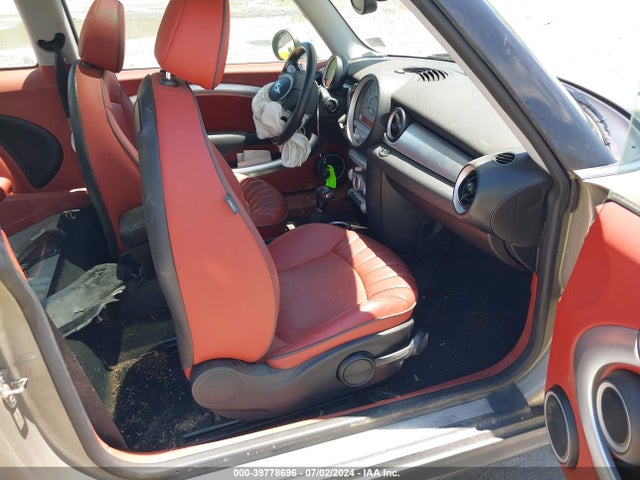 2009 MINI COOPER S WMWMF73509TW85352 Photo 4