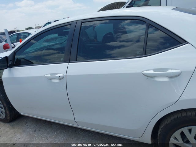 Toyota COROLLA LE 2018 5YFBURHE5JP745187 Image 15