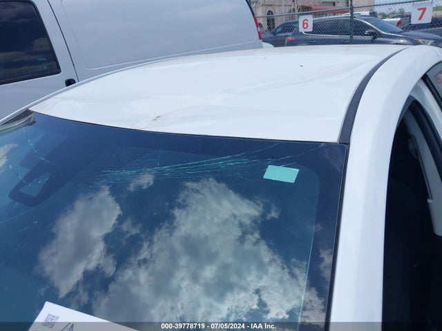 Toyota COROLLA LE 2018 5YFBURHE5JP745187 Image 18