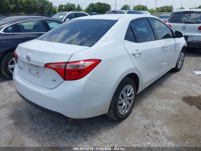 Toyota COROLLA LE 2018 5YFBURHE5JP745187 Image 4