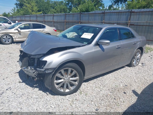 Chrysler 300 Anniversary Edition 2016 2C3CCARG7GH278415 Image 2