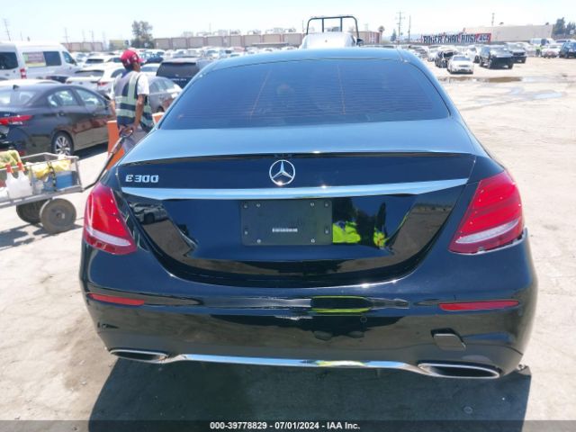 WDDZF4JB6KA522468 Mercedes-Benz E 300