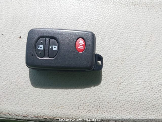 JTDKN3DU8E1776094 Toyota Prius Two