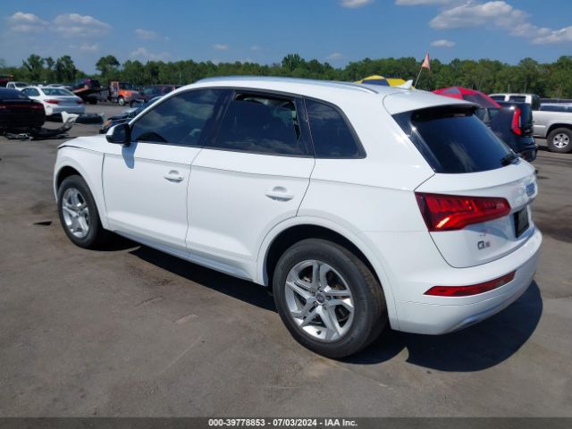 WA1ANAFY4J2108727 Audi Q5 2.0t Premium/2.0t Tech Premium