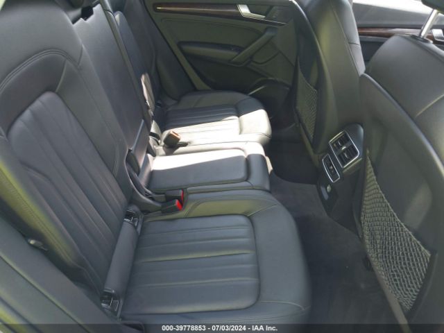 WA1ANAFY4J2108727 Audi Q5 2.0t Premium/2.0t Tech Premium