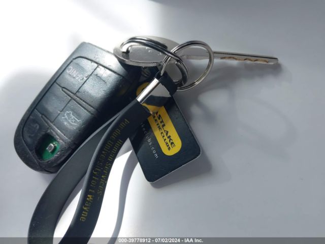 1C3CCCAB9FN570018 Chrysler 200 Limited