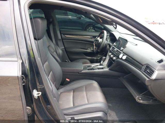 1HGCV1F30LA132830 Honda Accord Sport
