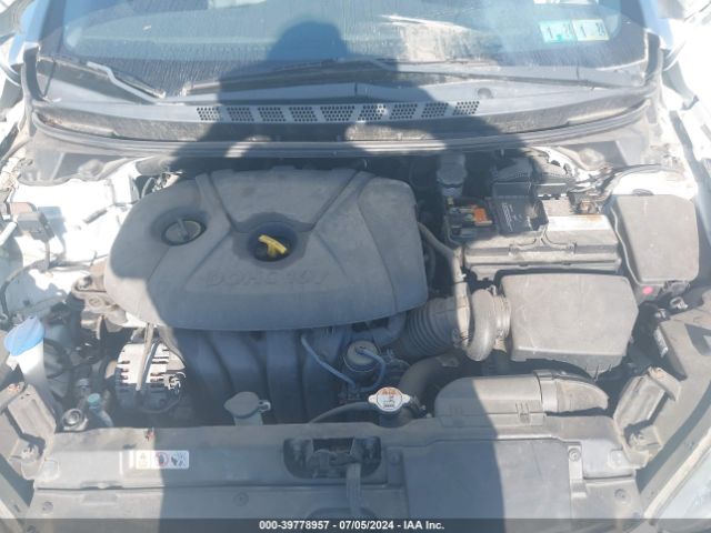 5NPDH4AE2GH685627 Hyundai ELANTRA SE