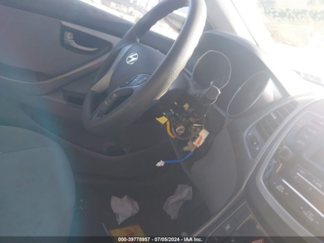 5NPDH4AE2GH685627 Hyundai ELANTRA SE
