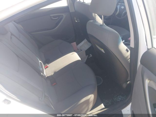 5NPDH4AE2GH685627 Hyundai ELANTRA SE