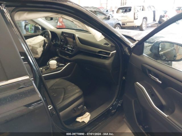 5TDKDRAH8PS015830 Toyota Highlander Xle