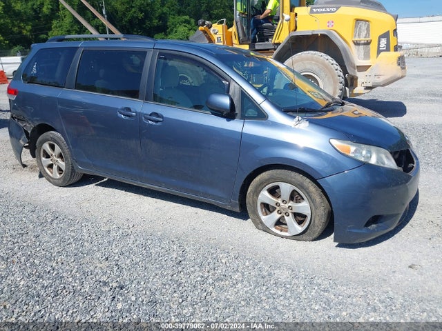 Toyota Sienna Le V6 8 Passenger 2014 5TDKK3DC1ES519474 головне зображення