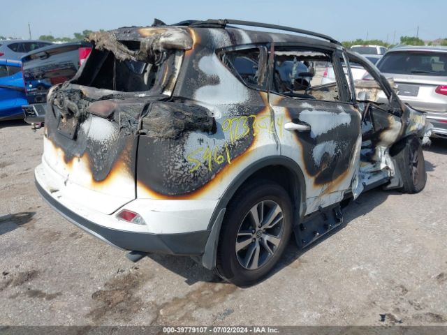 JTMRFREV9JJ235961 Toyota Rav4 Xle
