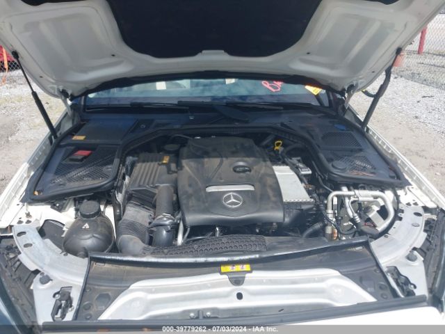 55SWF4JB0FU089870 Mercedes-Benz C 300 Luxury/sport
