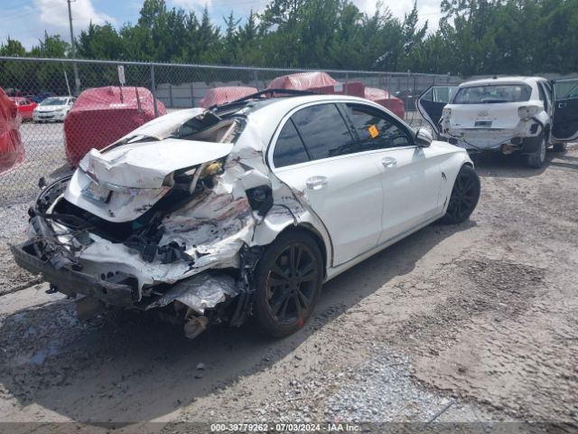 55SWF4JB0FU089870 Mercedes-Benz C 300 Luxury/sport