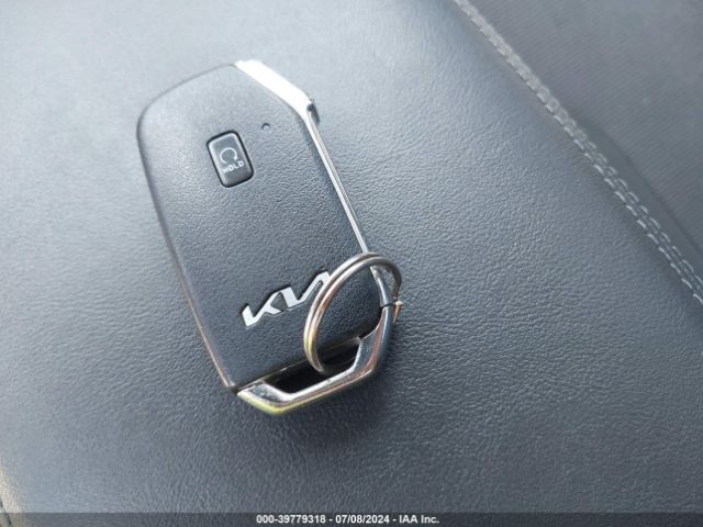 5XXG14J27NG122640 KIA K5 LXS