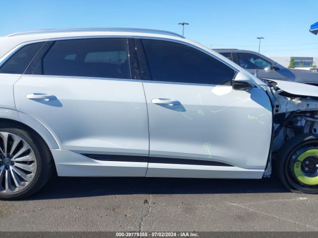 WA1VAAGE1KB010340 Audi E-tron Premium Plus