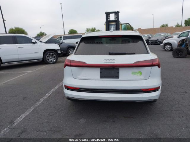 WA1VAAGE1KB010340 Audi E-tron Premium Plus