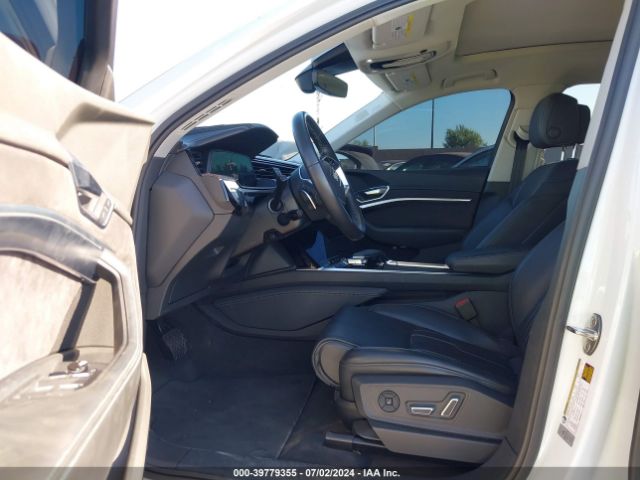 WA1VAAGE1KB010340 Audi E-tron Premium Plus