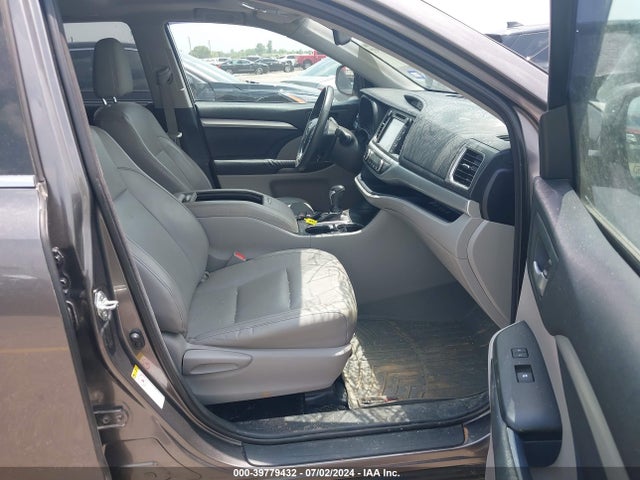 Toyota Highlander Xle V6 2014 5TDKKRFH7ES008072 Image 5