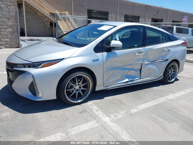Toyota Prius Prime Premium 2017 JTDKARFP9H3038450 Image 2
