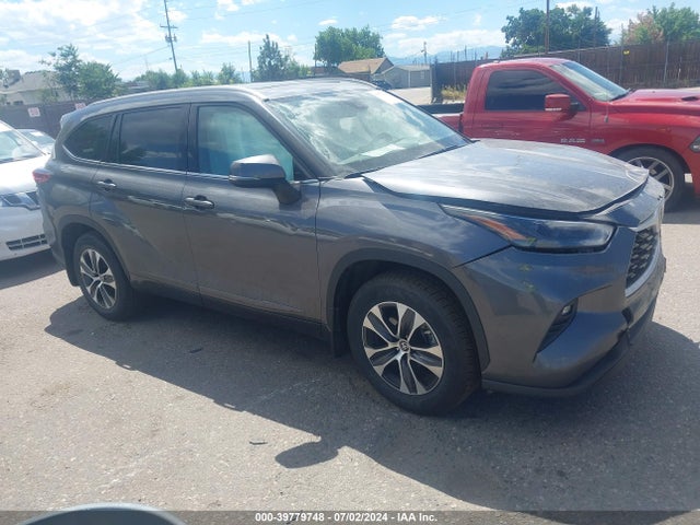 Toyota Highlander Xle 2022 5TDGZRBH8NS249100 Image 1