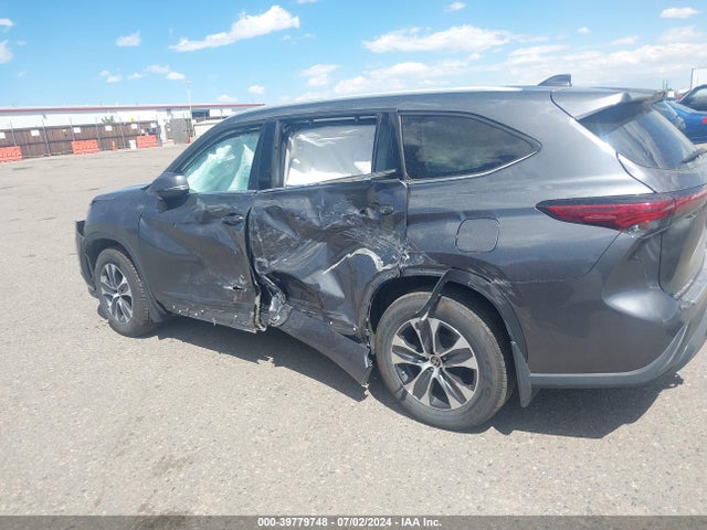 Toyota Highlander Xle 2022 5TDGZRBH8NS249100 Image 14