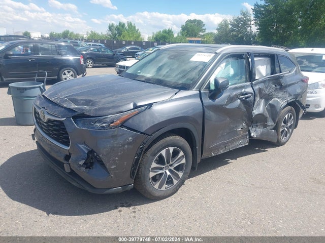 Toyota Highlander Xle 2022 5TDGZRBH8NS249100 Image 2