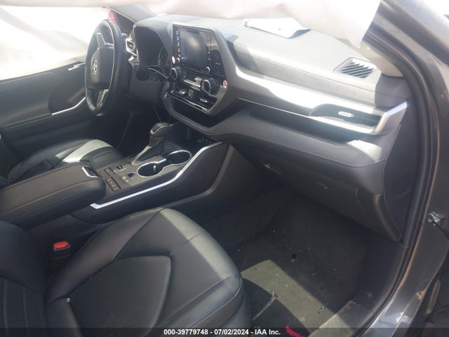 Toyota Highlander Xle 2022 5TDGZRBH8NS249100 Image 5