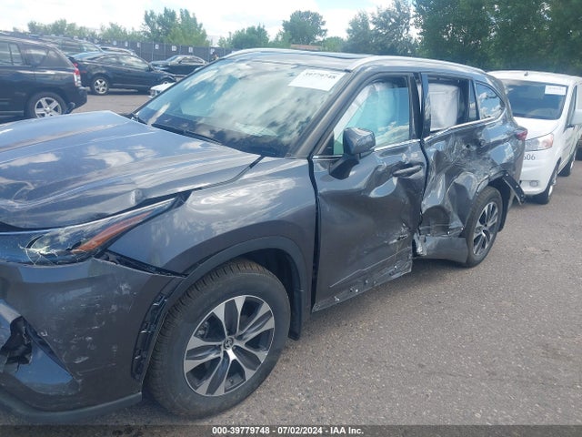 Toyota Highlander Xle 2022 5TDGZRBH8NS249100 Image 6
