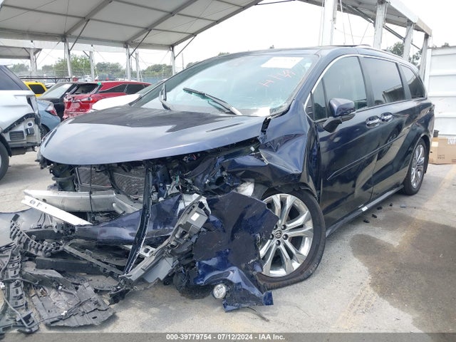 Toyota Sienna Platinum 2022 5TDERKEC1NS126303 Image 2