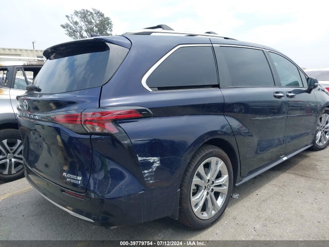 Toyota Sienna Platinum 2022 5TDERKEC1NS126303 Image 4