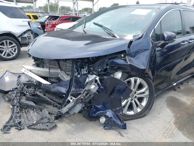 Toyota Sienna Platinum 2022 5TDERKEC1NS126303 Image 6