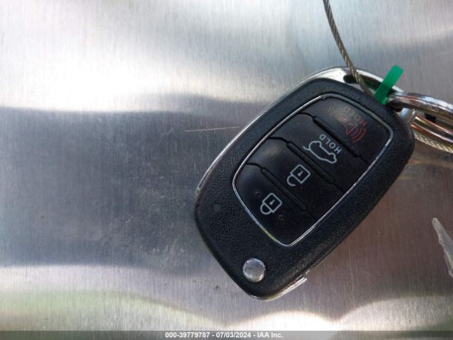 KM8J33A40HU421151 Hyundai TUCSON SE