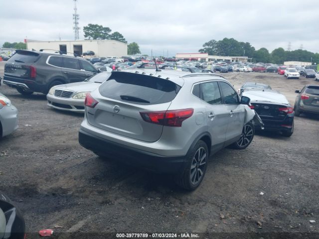 JN1BJ1CP9HW012132 Nissan Rogue Sport Sl