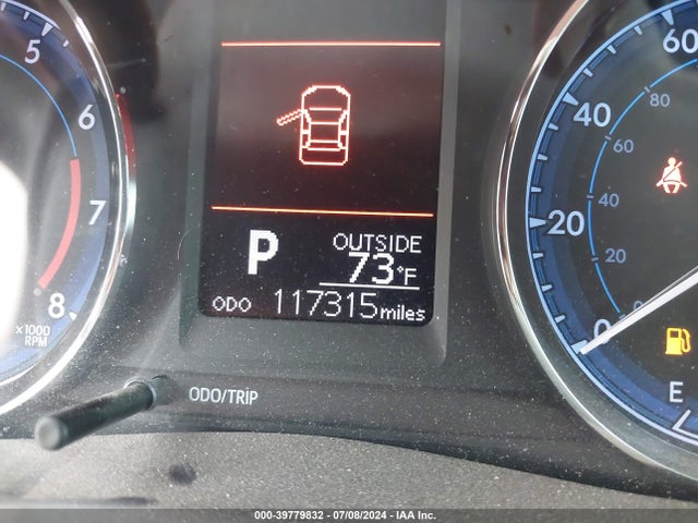 Toyota COROLLA LE 2018 5YFBURHE4JP802737 Image 15