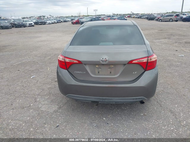 Toyota COROLLA LE 2018 5YFBURHE4JP802737 Image 16