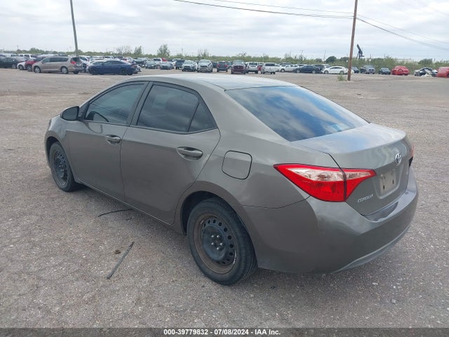 Toyota COROLLA LE 2018 5YFBURHE4JP802737 Image 3