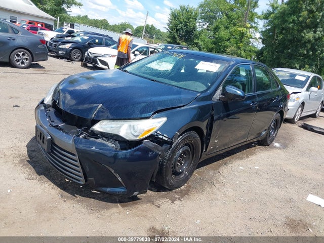 Toyota CAMRY LE 2015 4T4BF1FK2FR481989 Image 2