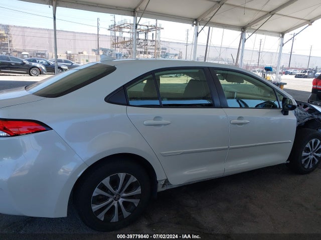 Toyota Corolla Hybrid Le 2021 JTDEAMDE1MJ032486 Image 14