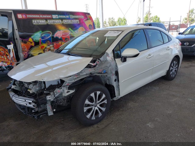 Toyota Corolla Hybrid Le 2021 JTDEAMDE1MJ032486 Image 2