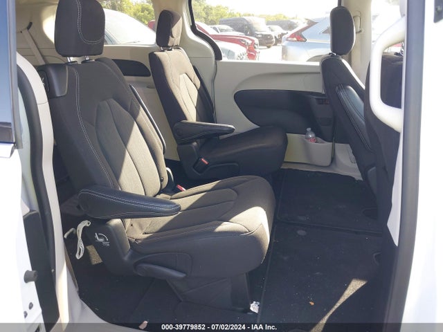 2C4RC1CG2PR602637 Chrysler Voyager Lx