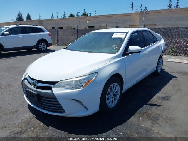 Toyota CAMRY LE 2017 4T1BF1FK8HU801362 Image 2